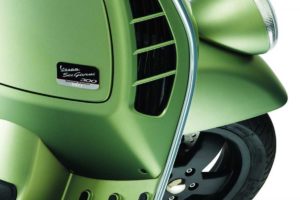 Vespa Sei Giorni targhetta