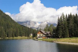 Rifugio Lago Nambino