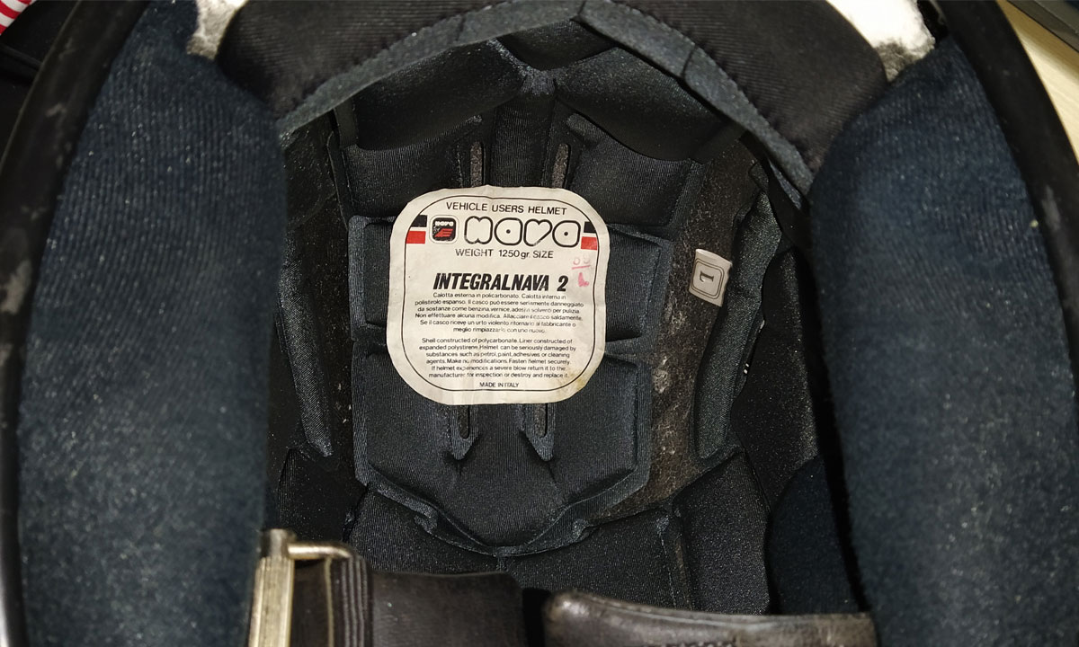 Etichetta casco