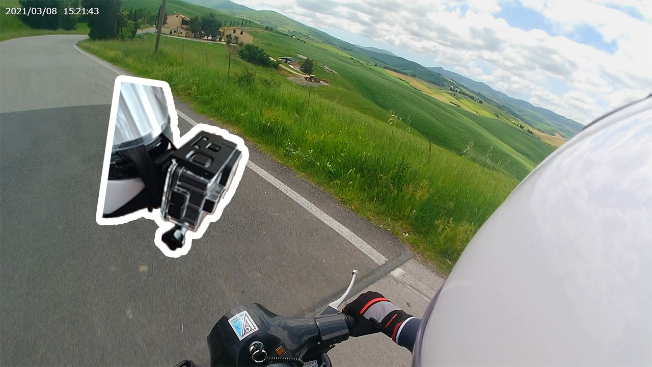 Montaggio action cam su casco